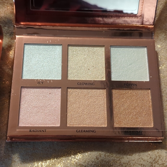 ACE BEAUTÈ  Glow Essentials Highlighter Palette - Picture 2 of 3